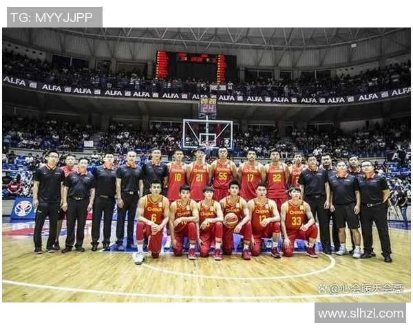 中国男篮迎战加拿大队全力争胜展现实力与团队精神